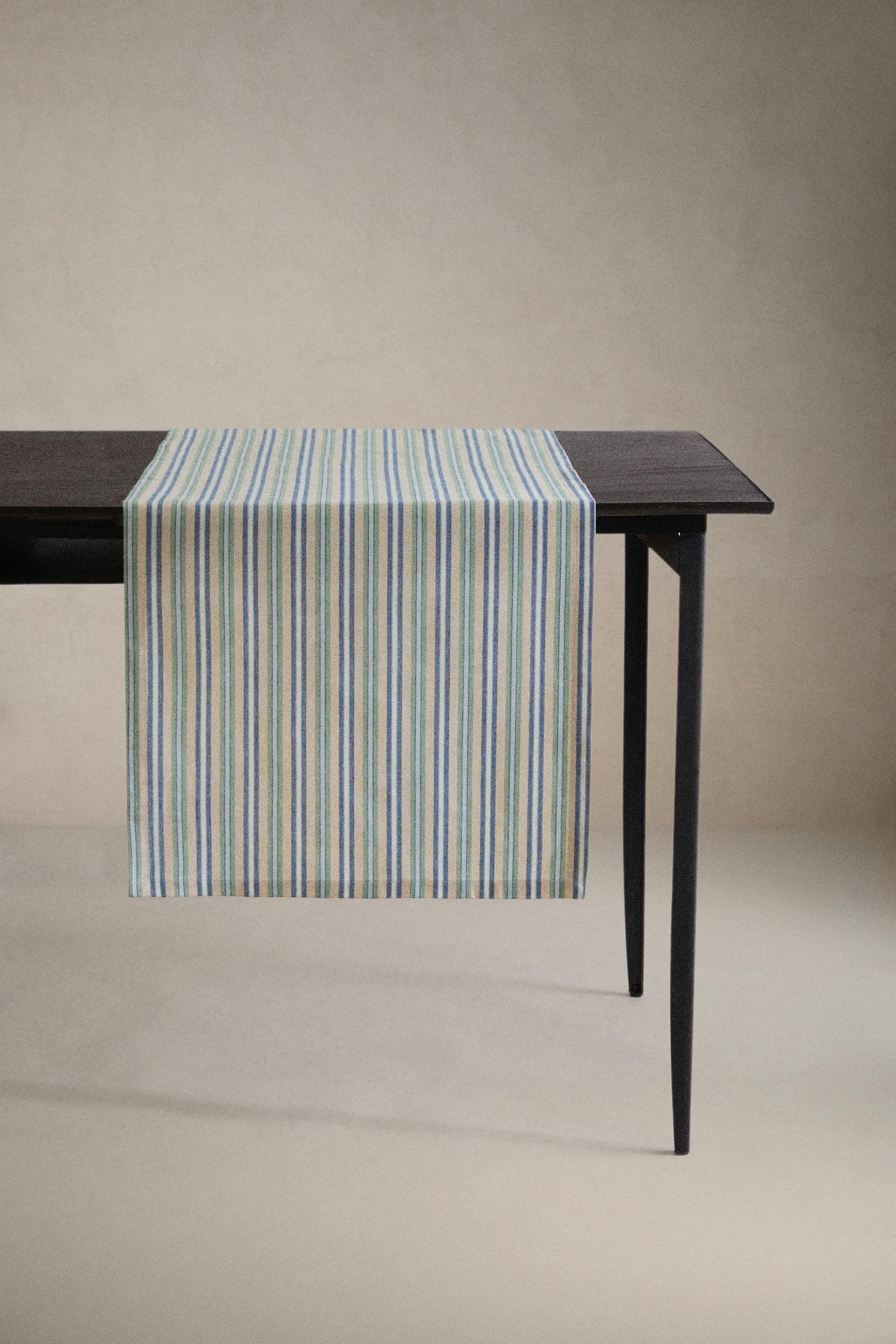 STRIPED TABLE RUNNER